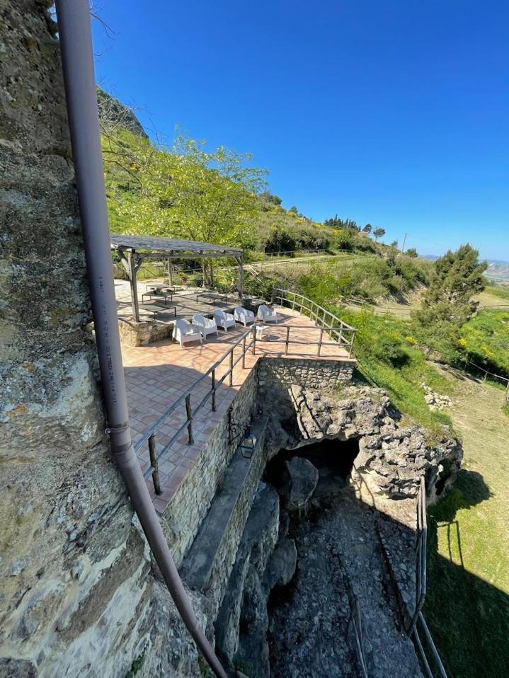 エンナ La Casa Sulla Rocciaヴィラ エクステリア 写真